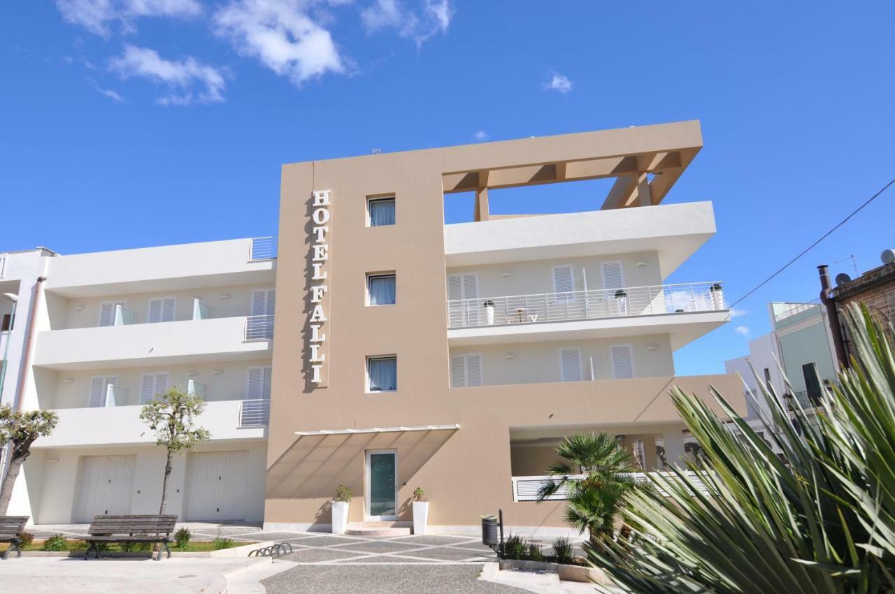 Hotel Falli Porto Cesareo Exteriör bild