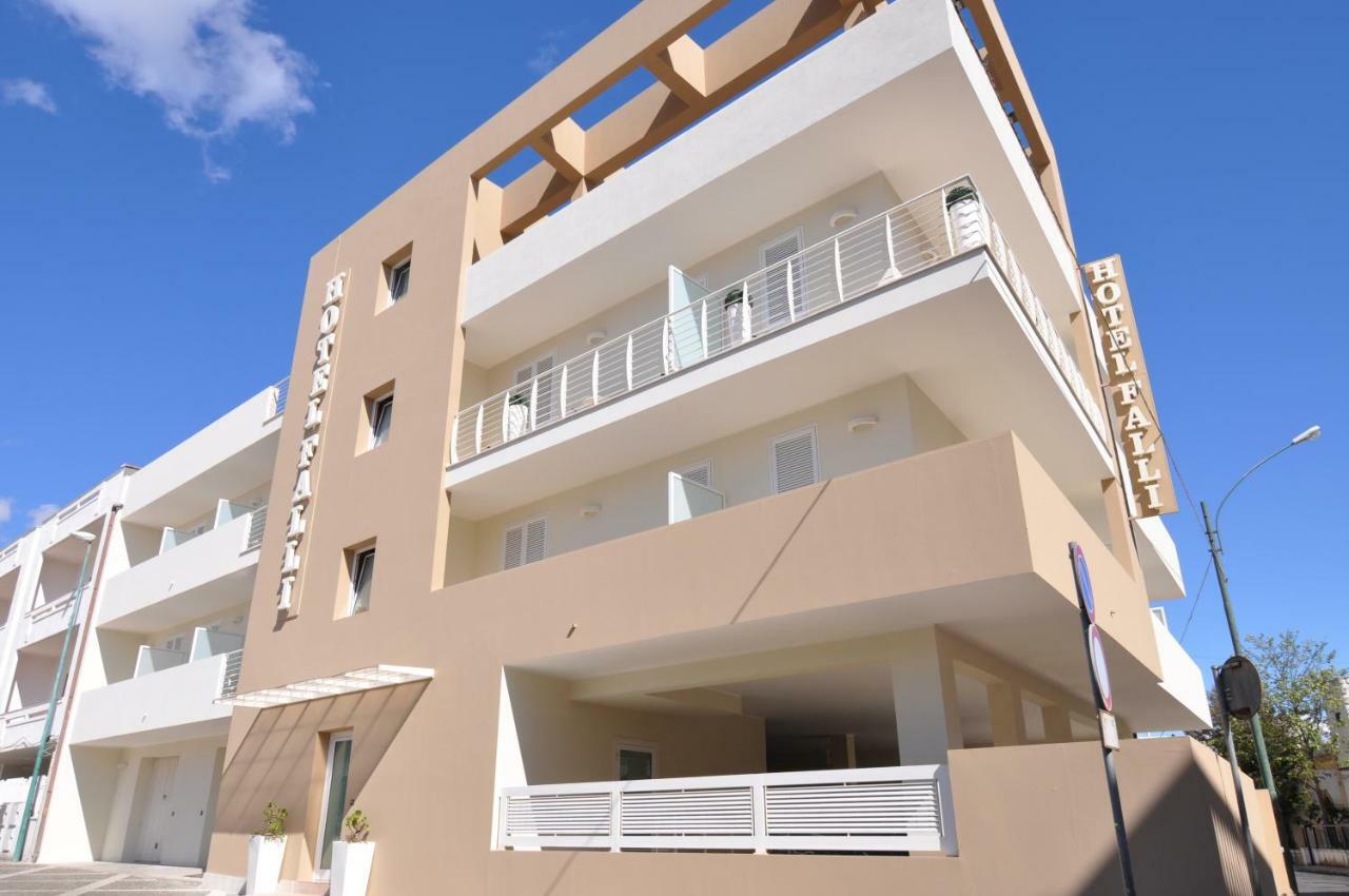 Hotel Falli Porto Cesareo Exteriör bild